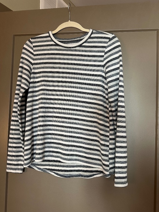 American Eagle Outfitters Tops - American Eagle Soft & Sexy Long Sleeve Tee Size S Blue/Gray Striped